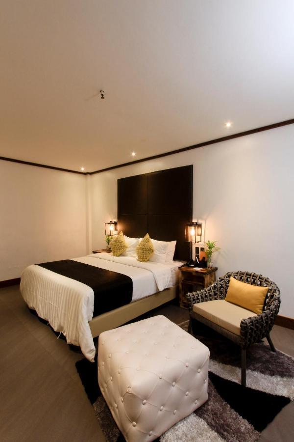 The Bourke Hotel Davao ภายนอก รูปภาพ